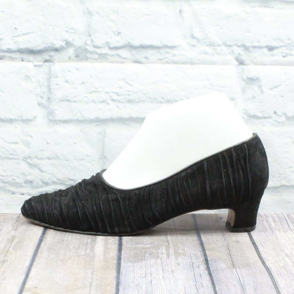 Saks Fifth Avenue Black Suede Pleated Leather Sole Pumps Shoes Size 7 B - Picture 1 of 10